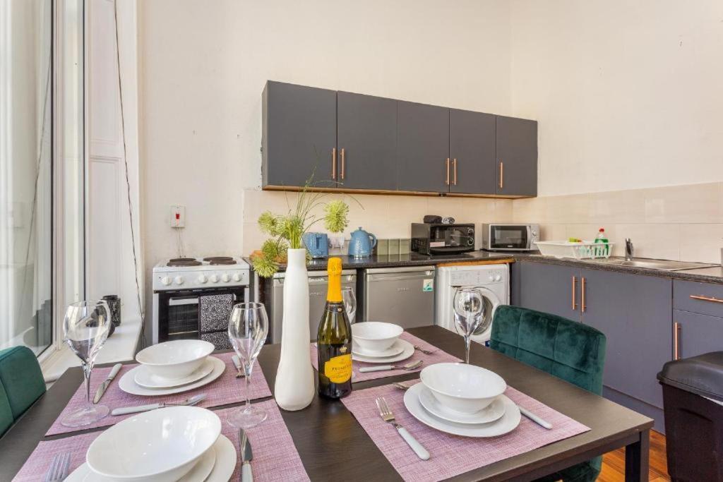 Newcastle'S Most Central Apartment - Sleeps 10 외부 사진