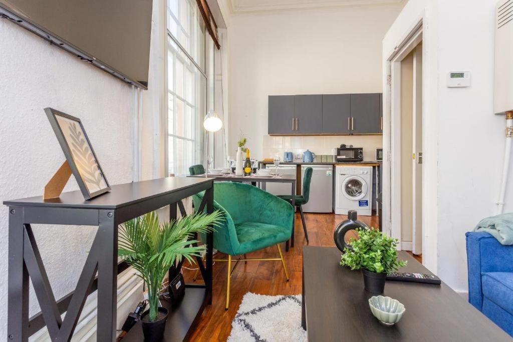 Newcastle'S Most Central Apartment - Sleeps 10 외부 사진