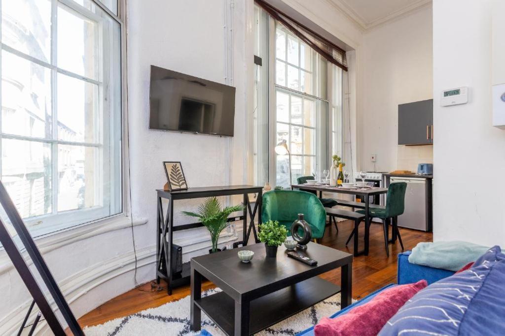 Newcastle'S Most Central Apartment - Sleeps 10 외부 사진