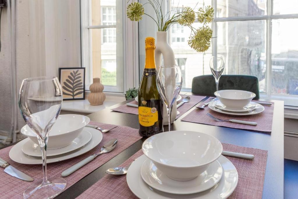 Newcastle'S Most Central Apartment - Sleeps 10 외부 사진
